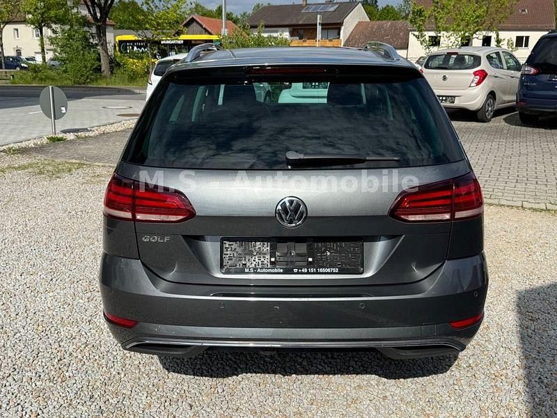 Gebraucht VW Golf VII IQ Drive 116 PS (85 kW) 2019 Indiumgrau metallic Kombi