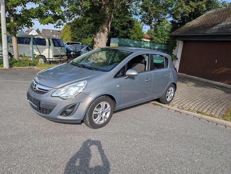 Silber Gebraucht 2013 Opel Corsa Active Limousine | 3.499 € (Guter Preis) - Bild 1/4