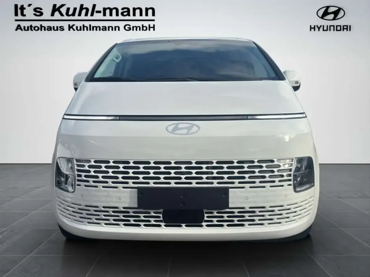 Neu Hyundai Staria Prime 224 PS (164 kW) 2026 Weiß Van / Kleinbus