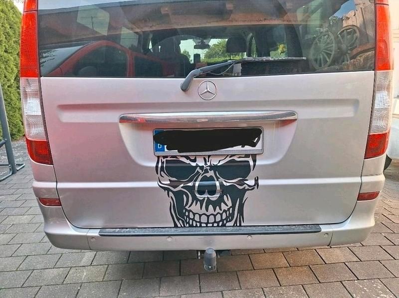 Silber Gebraucht 2007 Mercedes Viano Van / Kleinbus | 8.999 € - Bild 1/4