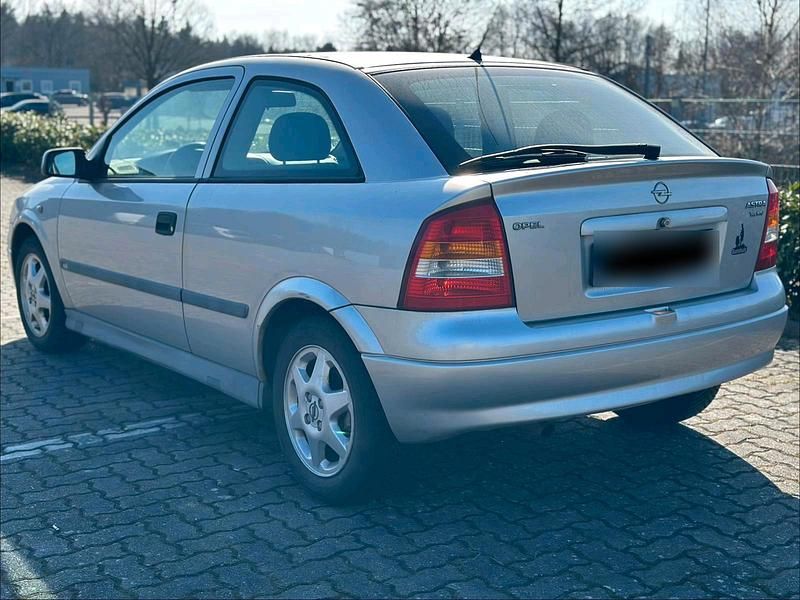 Gebraucht Opel Astra 101 PS (74 kW) 1999 Silber Kleinwagen