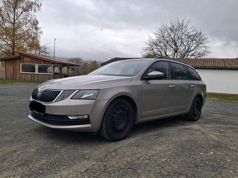 Beige Gebraucht 2017 Skoda Octavia Kombi | 9.300 € (Guter Preis) - Bild 1/4