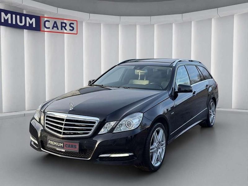 Gebraucht Mercedes E350 265 PS (194 kW) 2012 Schwarz/baltic black Kombi