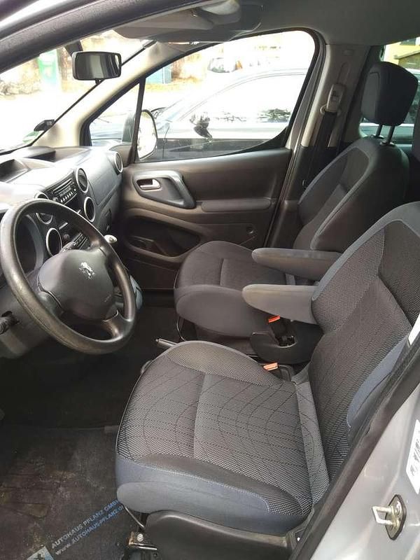 Gebraucht Peugeot TePee 109 PS (80 kW) 2010 Silber metallic Kombi