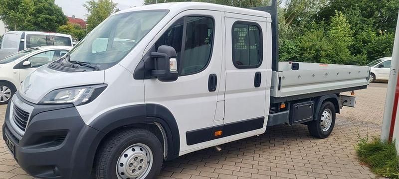 Weiß Gebraucht 2023 Peugeot Boxer Van | 26.180 € (Fairer Preis) - Bild 1/4