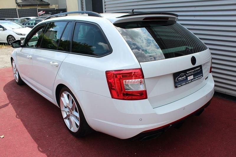 Gebraucht Skoda Octavia RS 230 PS (169 kW) 2016 Moonweiss metallic (metallic) Kombi