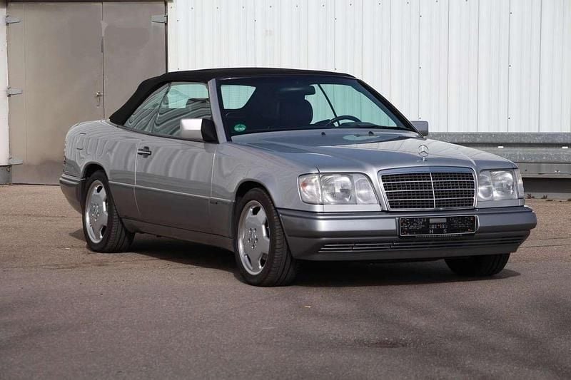Gebraucht Mercedes E220 Edition 150 PS (110 kW) 1997 Brilliant silber Cabrio