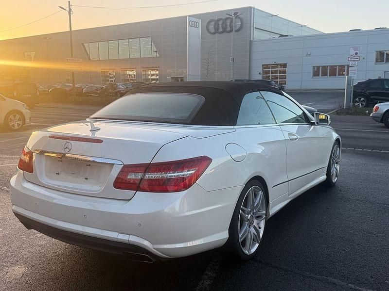 Gebraucht Mercedes E350 AMG line 265 PS (194 kW) 2012 Weiß Cabrio