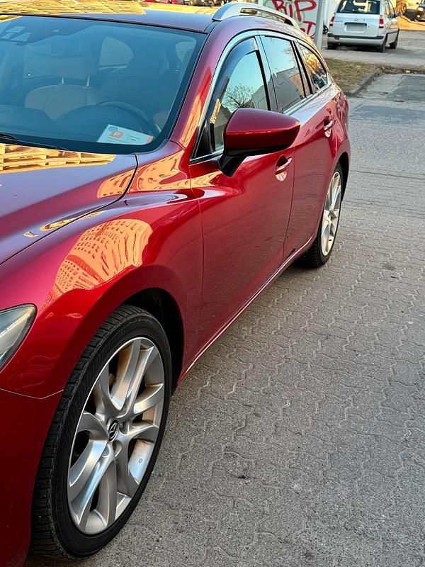 Gebraucht Mazda 6 150 PS (110 kW) 2014 Rot Kombi