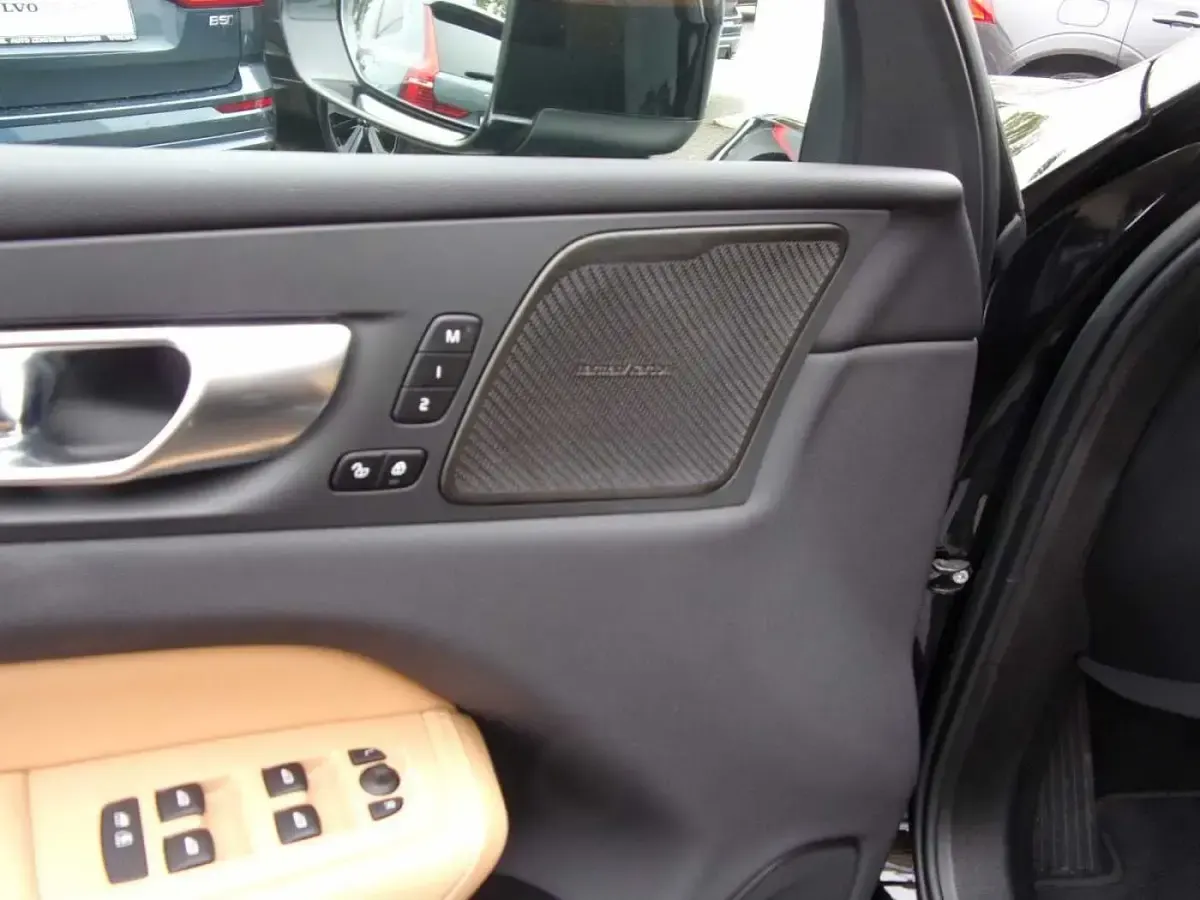 Gebraucht Volvo XC60 Inscription 335 PS (246 kW) 2023 Schwarz SUV