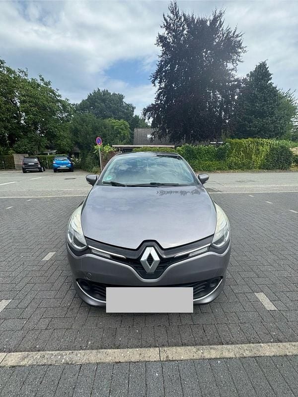 Grau Gebraucht 2016 Renault Clio IV Experience Kleinwagen | 10.500 € (Fairer Preis) - Bild 1/4