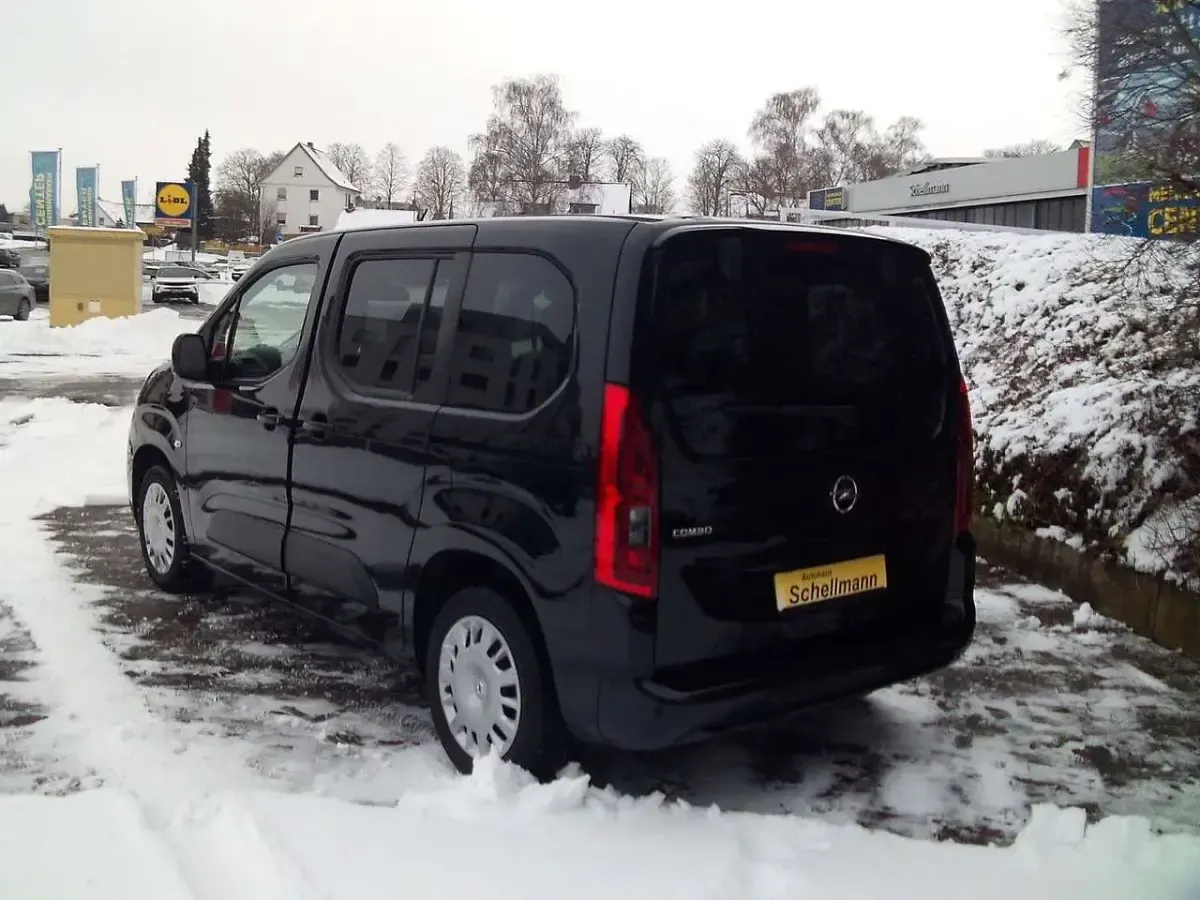 Gebraucht Opel Combo Life Elegance 131 PS (96 kW) 2022 Schwarz Van / Kleinbus