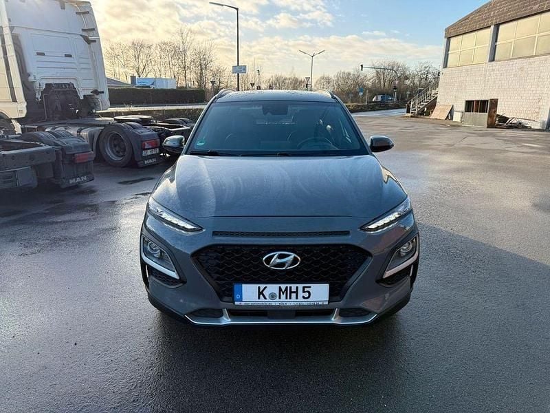 Grau Gebraucht 2020 Hyundai Kona Advantage SUV | 12.499 € (Guter Preis) - Bild 1/4