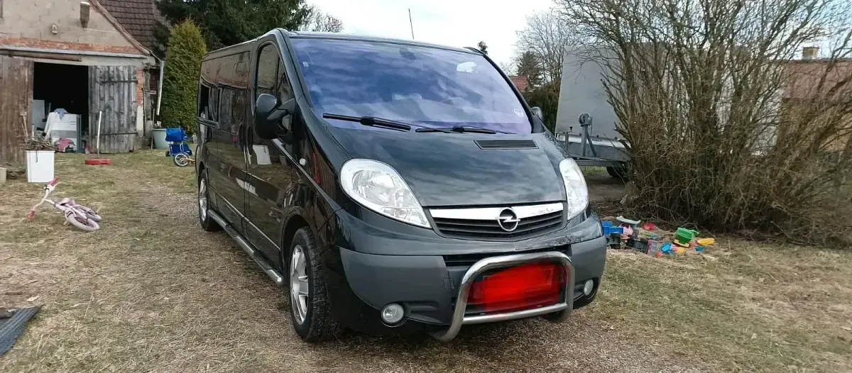 Gebraucht Opel Vivaro 145 PS (106 kW) 2010 Schwarz Van / Kleinbus
