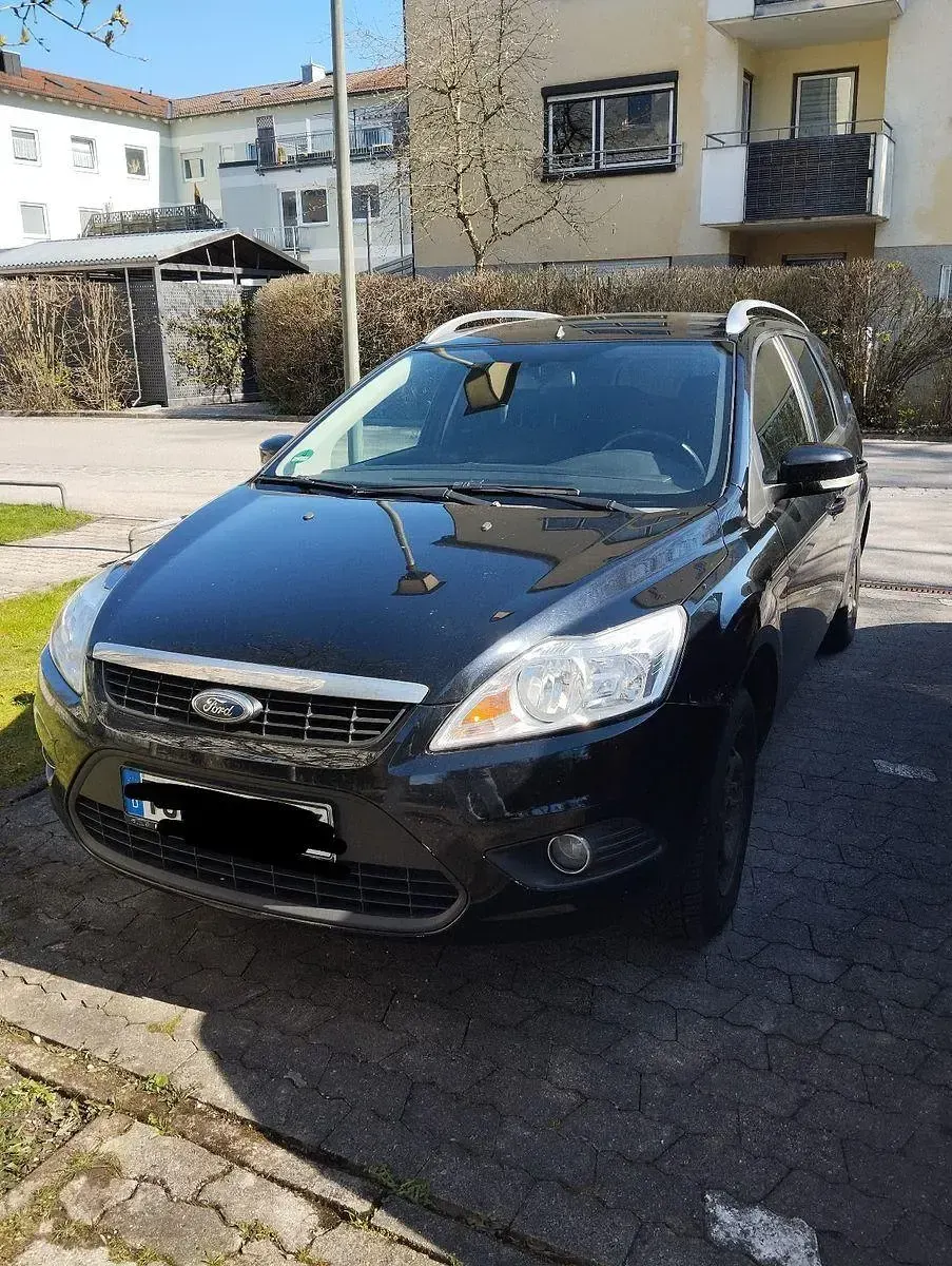 Gebraucht Ford Focus 101 PS (74 kW) 2011 Schwarz Kombi