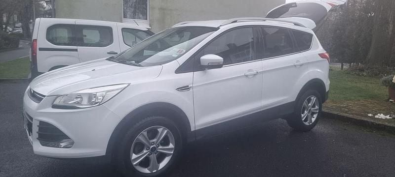 Gebraucht Ford Kuga SYNC Edition 150 PS (110 kW) 2015 Weiß SUV