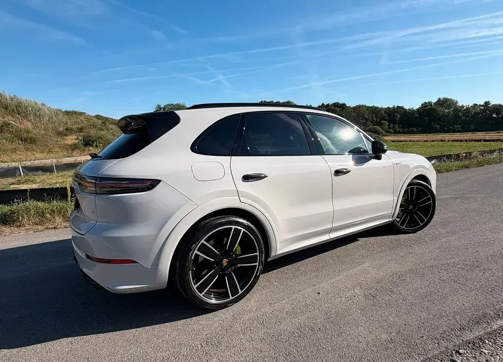 Gebraucht Porsche Cayenne Platinum Edition 462 PS (339 kW) 2022 Grau SUV