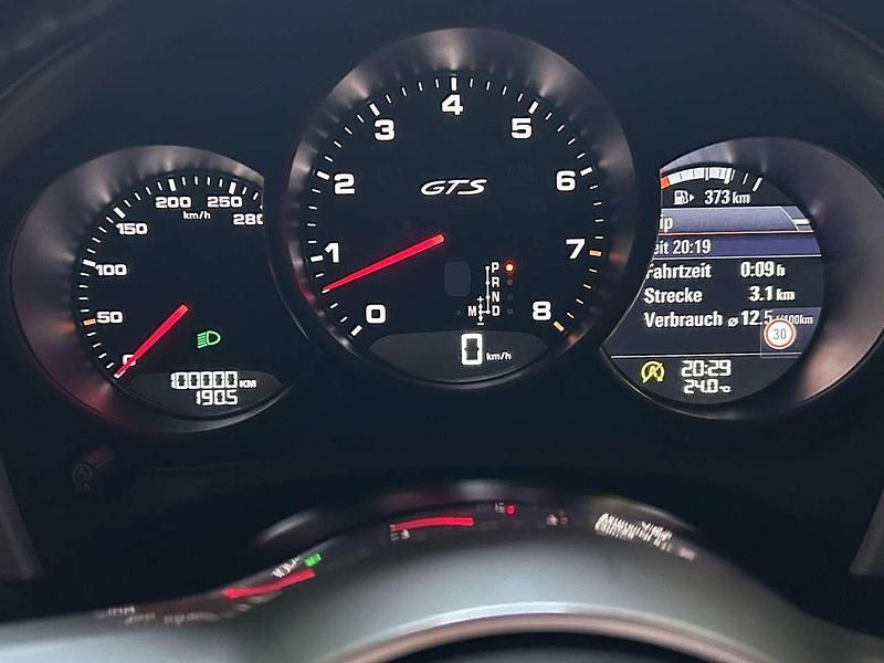 Rot Gebraucht 2016 Porsche Macan GTS SUV | 45.500 € (Teuer) - Bild 1/4