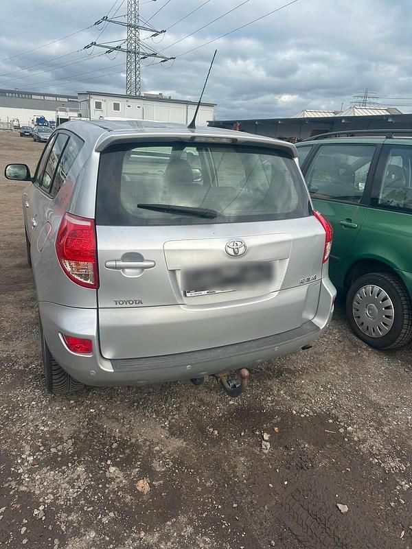 Silber Gebraucht 2008 Toyota RAV4 SUV | 6.800 € (Fairer Preis) - Bild 1/4