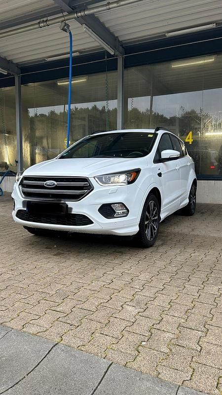 Weiß Gebraucht 2017 Ford Kuga ST-Line SUV | 14.000 € (Fairer Preis) - Bild 1/4