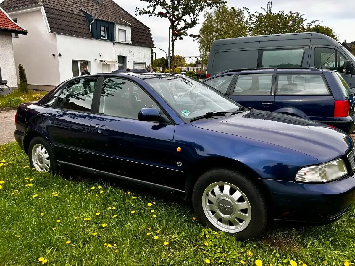 Usata Audi A4 100 CV (73 kW) 1996 Blu Berlina