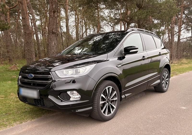 Gebraucht Ford Kuga ST-Line 150 PS (110 kW) 2019 Schwarz SUV