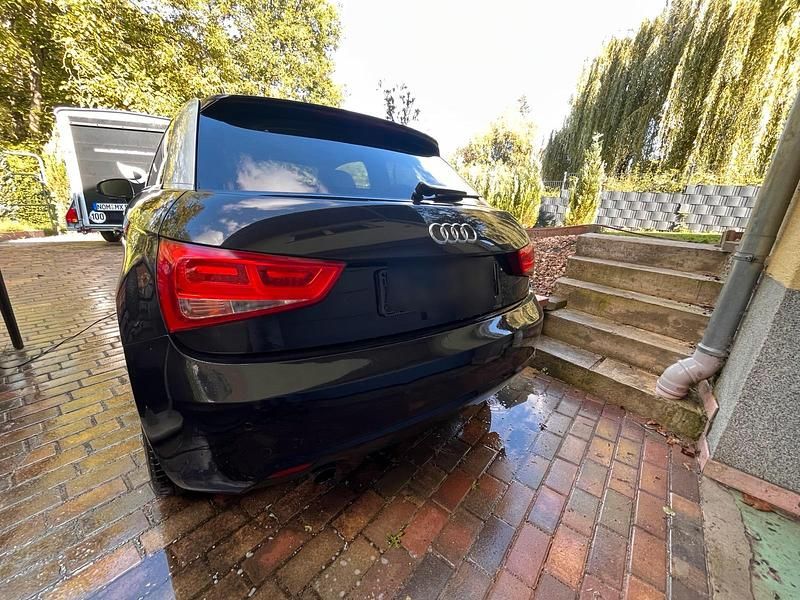 Gebraucht Audi A1 105 PS (77 kW) 2010 Schwarz Kleinwagen