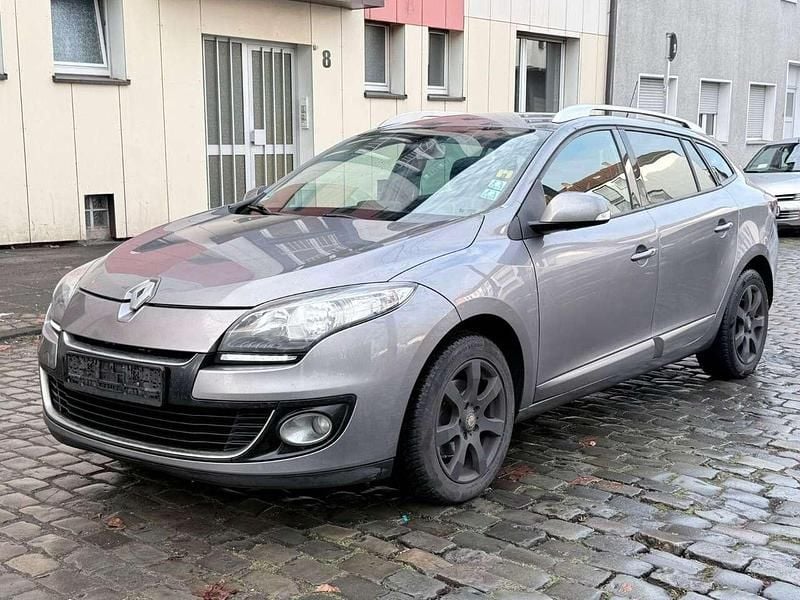 Grau cassiopee Gebraucht 2012 Renault Mégane III Dynamique Kombi | 3.490 € (Fairer Preis) - Bild 1/4
