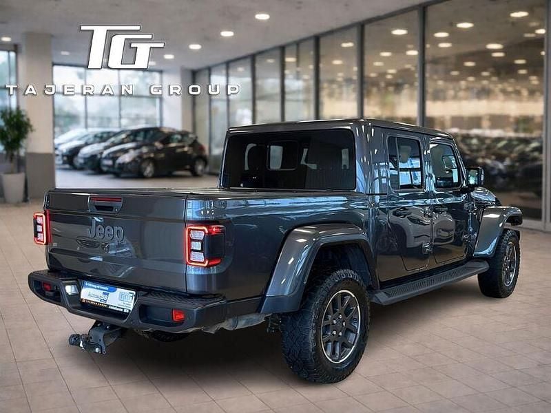 Gebraucht Jeep Gladiator 264 PS (194 kW) 2021 Grauschwarz Pickup