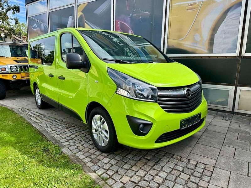 Grün Gebraucht 2018 Opel Vivaro Van | 20.690 € (Teuer) - Bild 1/4