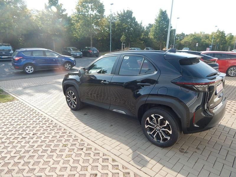 Neu Toyota Yaris Cross 131 PS (96 kW) 2025 Schwarz SUV