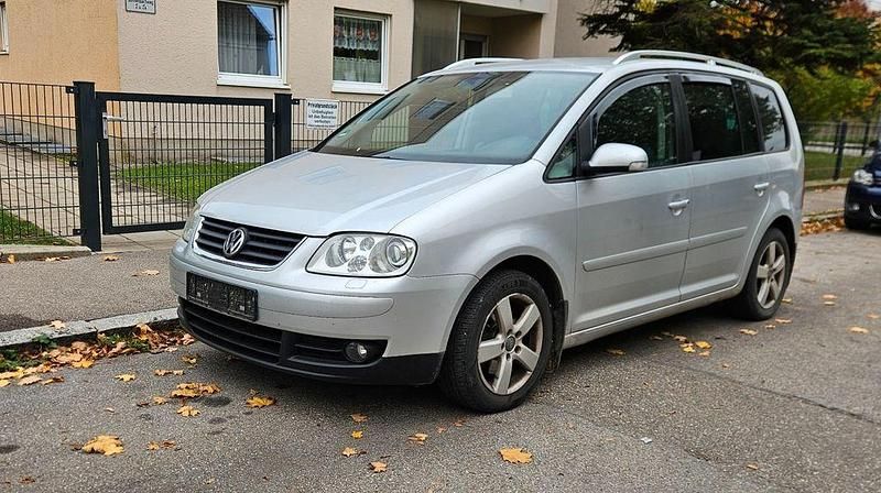 Silber Gebraucht 2005 VW Touran Highline Van / Kleinbus | 2.950 € (Fairer Preis) - Bild 1/4