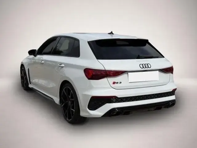 Gebraucht Audi RS3 Comfort 400 PS (294 kW) 2024 Manufacturer Limousine