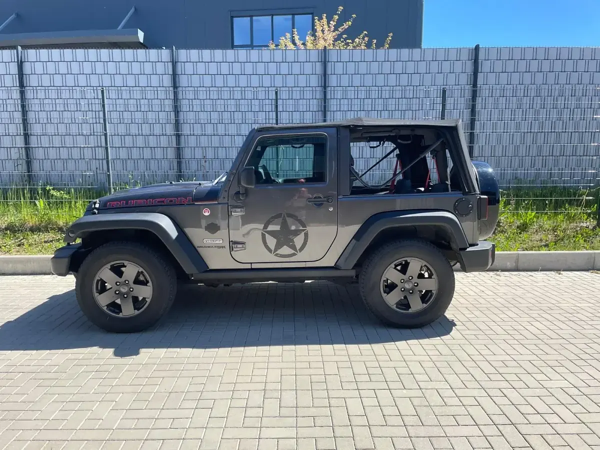 Used Jeep Wrangler Rubicon 200 HP (147 kW) 2018 Grey SUV