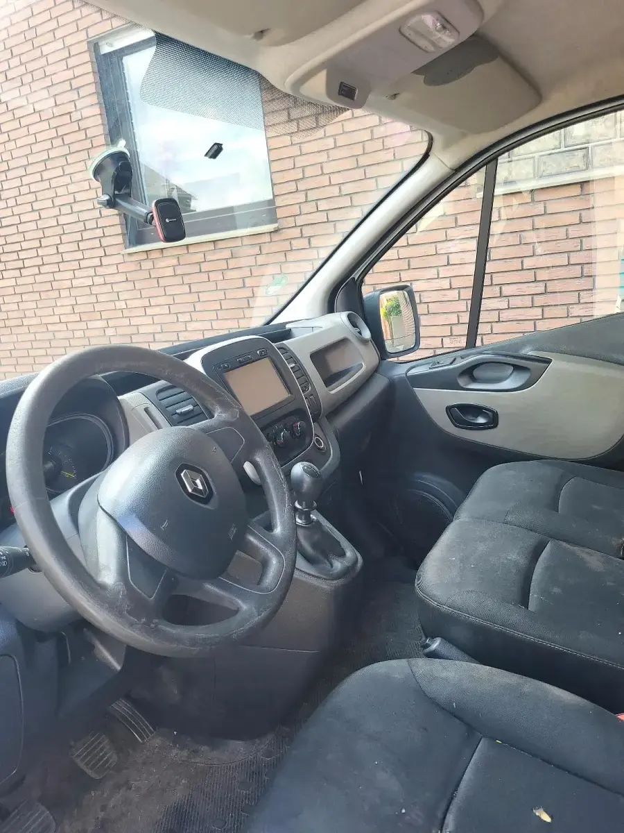 Gebraucht Renault Trafic 2017 Weiß Van / Kleinbus