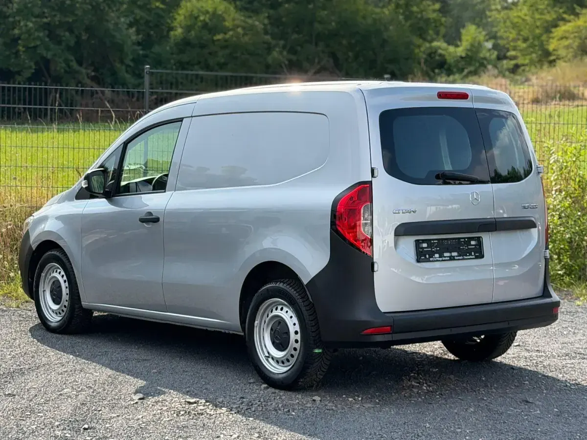 Gebraucht Mercedes Citan 110 95 PS (69 kW) 2022 Silber Van / Kleinbus