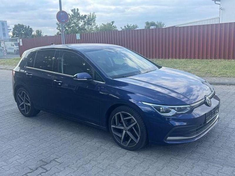 Gebraucht VW Golf VII Style 150 PS (110 kW) 2021 Blau Kleinwagen