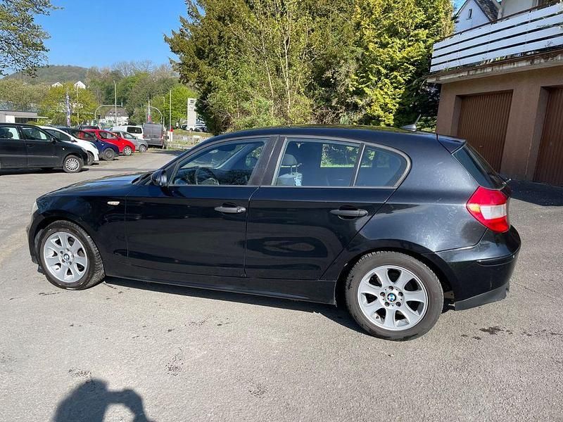Gebraucht BMW 116 116 PS (85 kW) 2005 Schwarz Kleinwagen