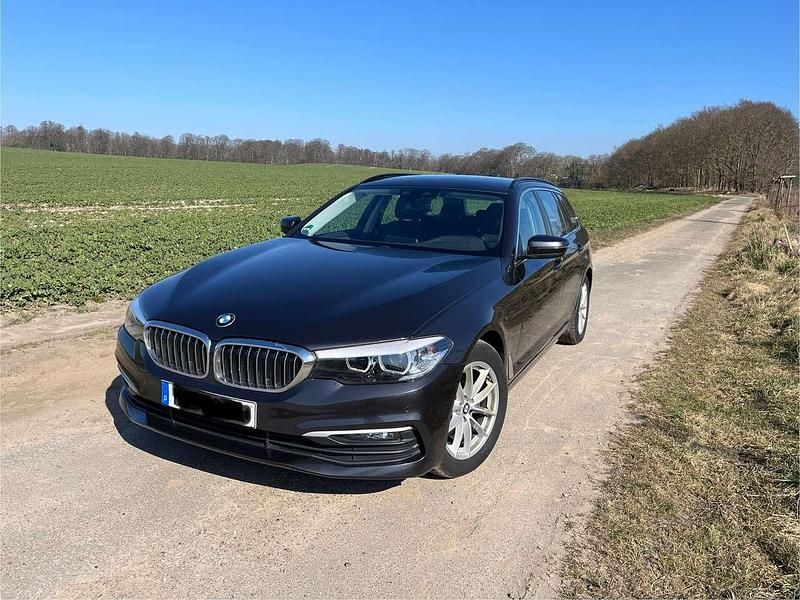 Schwarz Gebraucht 2018 BMW 520 Kombi | 20.800 € (Fairer Preis) - Bild 1/4