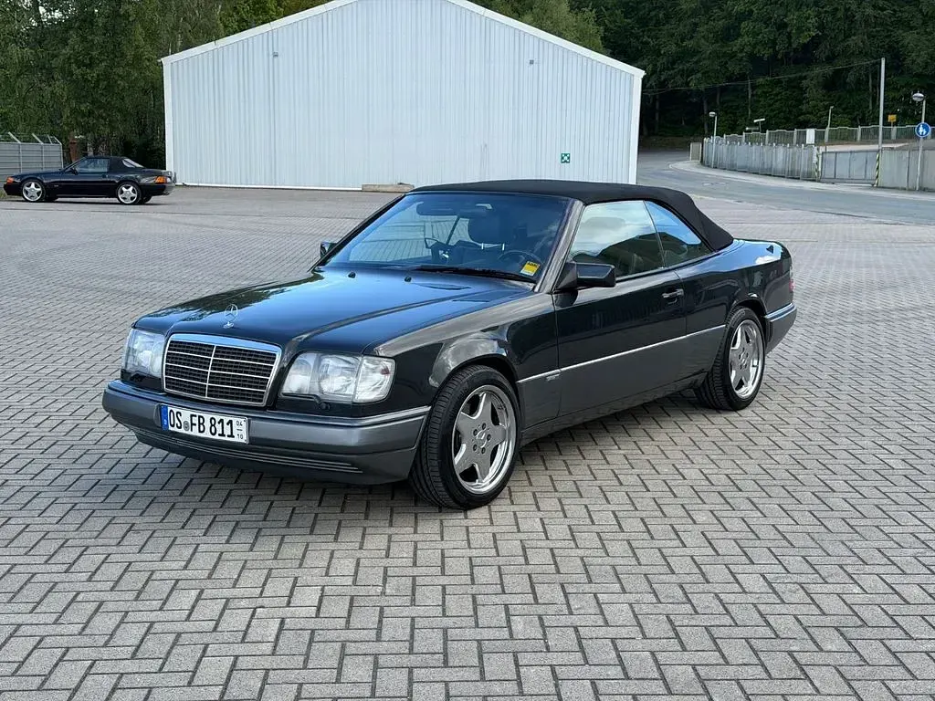 Gebraucht Mercedes E320 220 PS (161 kW) 1997 Schwarz Cabrio