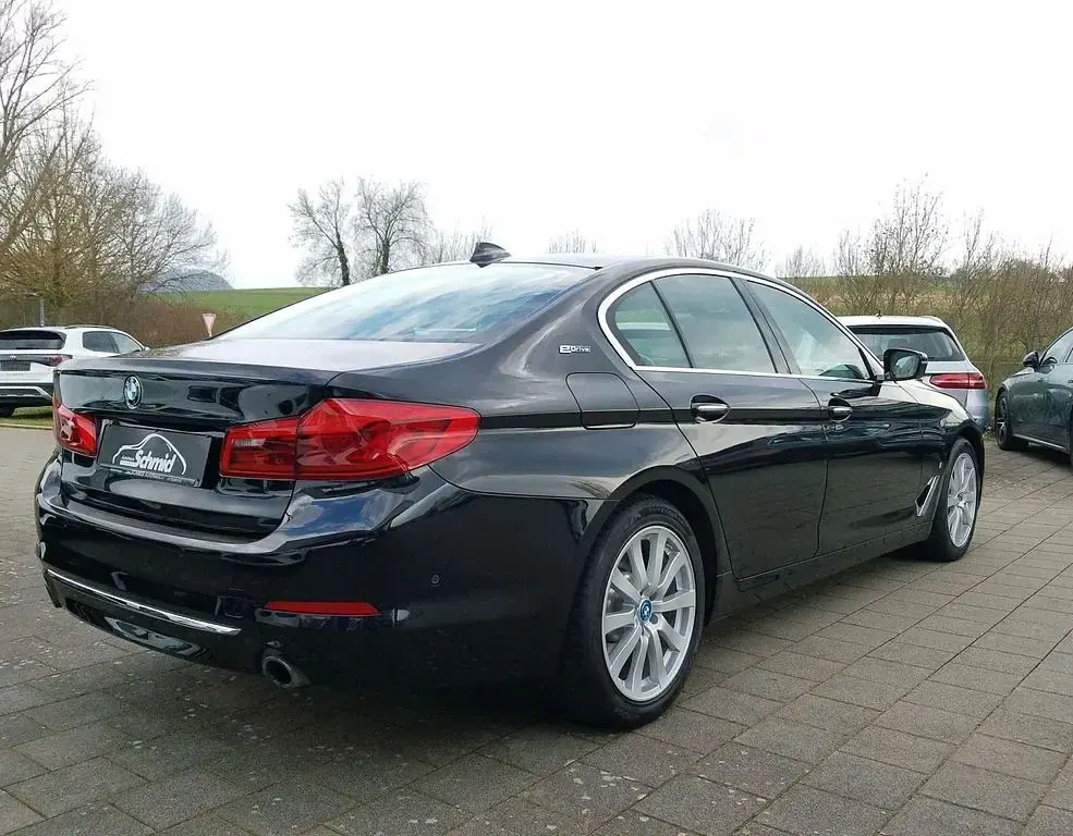 Używany BMW 530 iPerformance 184 KM (135 kW) 2017 Czarny Sedan/Limuzyna