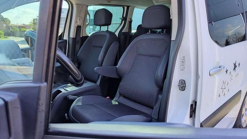 Gebraucht Peugeot Partner Tepee Family 98 PS (72 kW) 2010 Weiß Van / Kleinbus