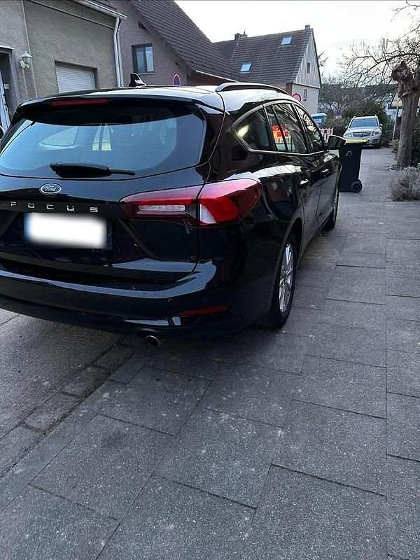 Gebraucht Ford Focus Cool & Connect 120 PS (88 kW) 2022 Schwarz Kombi