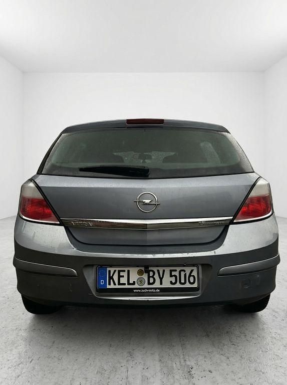 Gebraucht Opel Astra 105 PS (77 kW) 2005 Silber Limousine