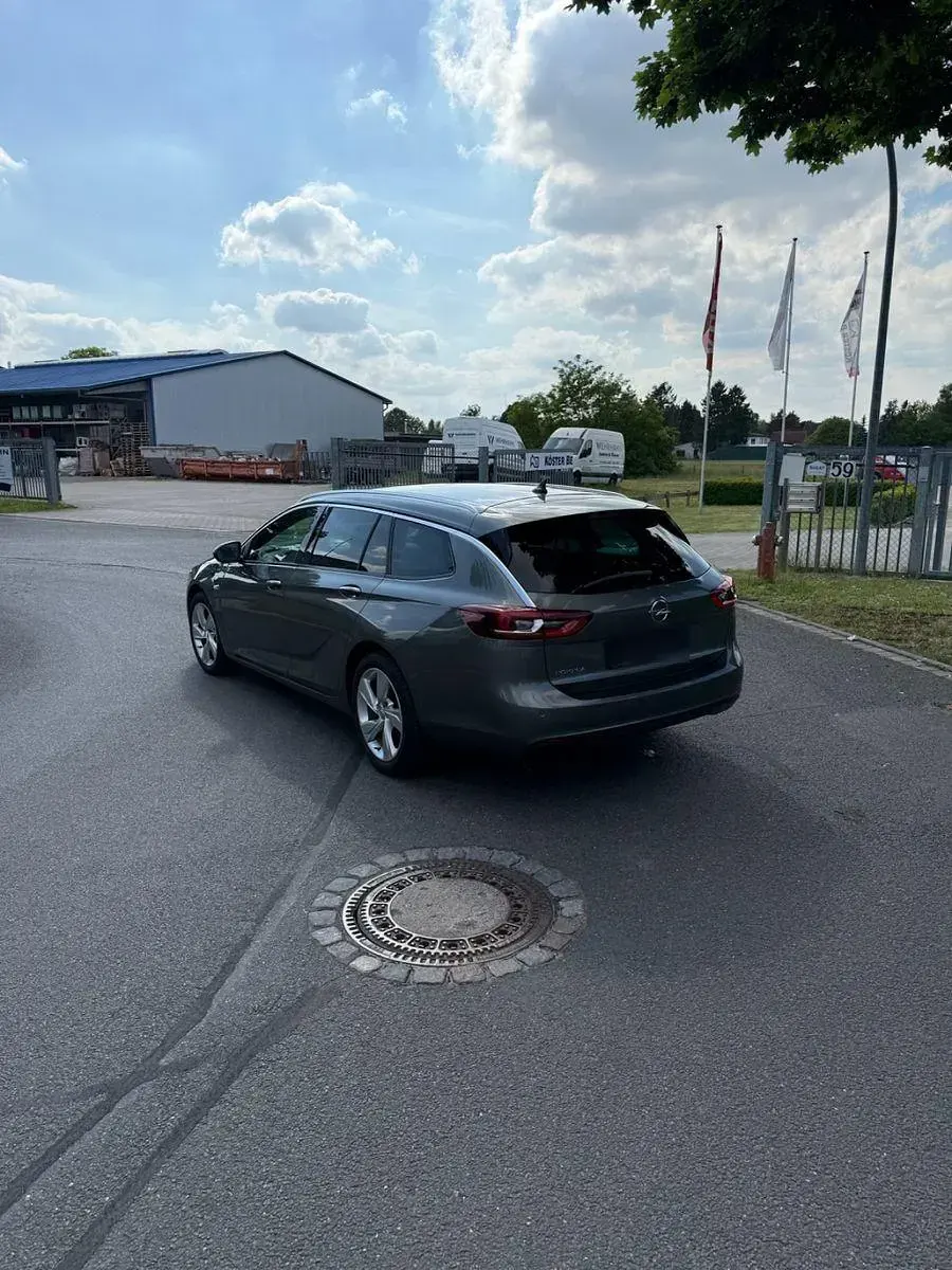 Używany Opel Insignia Dynamic 170 KM (125 kW) 2019 Szary Kombi