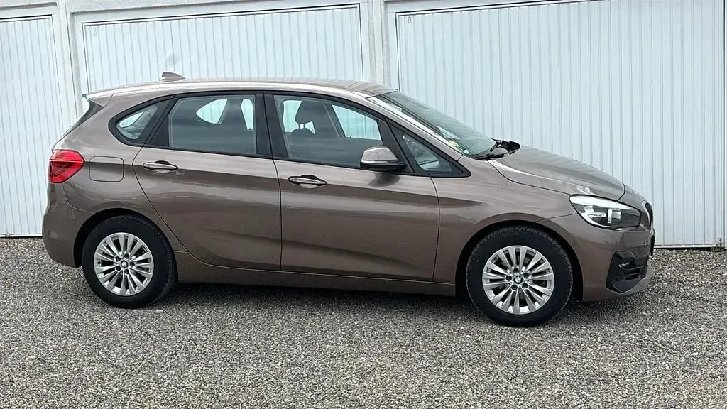 Gebraucht BMW 216 Active Tourer Advantage 116 PS (85 kW) 2019 Beige Van / Kleinbus