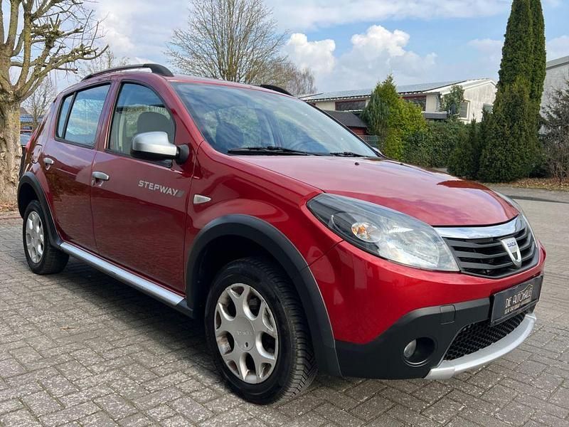 Gebraucht Dacia Sandero Stepway 84 PS (61 kW) 2011 Orange Limousine