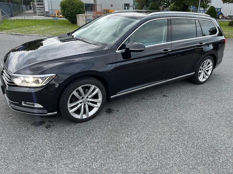 Schwarz Gebraucht 2015 VW Passat Highline Kombi | 14.300 € - Bild 1/4