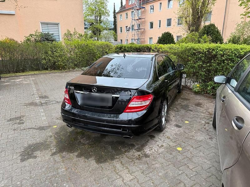 Gebraucht Mercedes C320 224 PS (164 kW) 2008 Schwarz Limousine