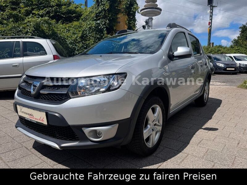 Silber Gebraucht 2015 Dacia Sandero Prestige Kleinwagen | 8.450 € (Fairer Preis) - Bild 1/4